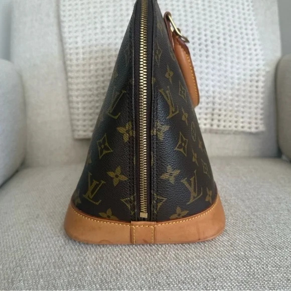 Louis Vuitton Alma PM - Picture 3 of 16